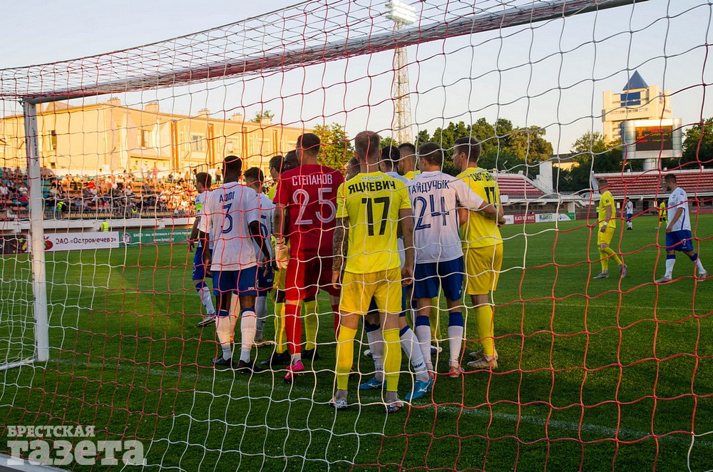 Динамо-Брест, Сморгонь, чемпионат Беларуси, футбол, Брест