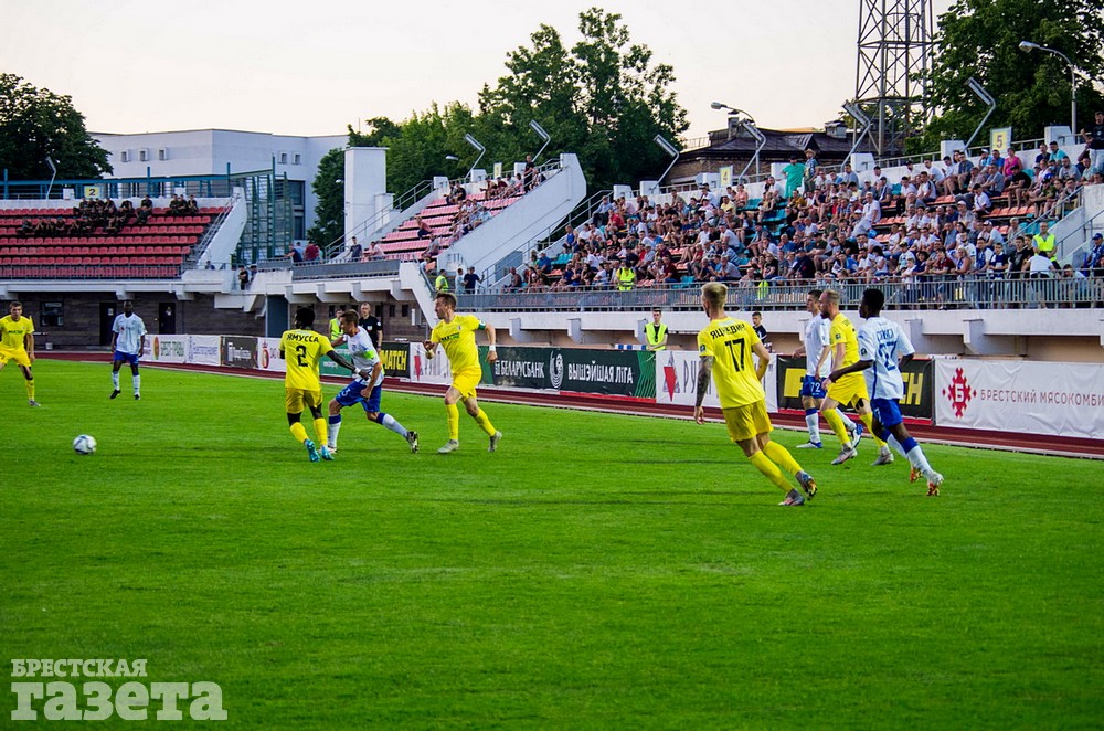 Динамо-Брест, Сморгонь, чемпионат Беларуси, футбол, Брест