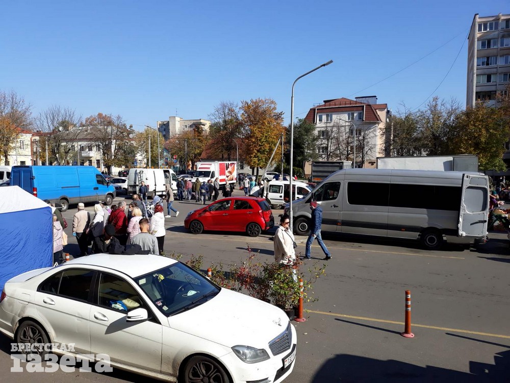 Ярмарочная площадка на Советской, за ТЦ «Дидас Персия».