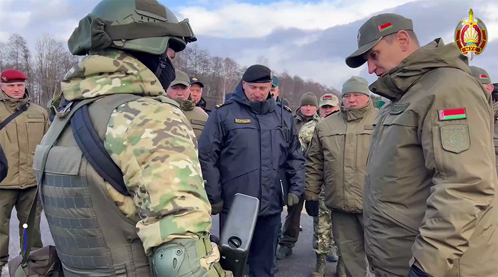 Силовики тренируются разгонять протесты под Брестом. Скриншот видео МВД