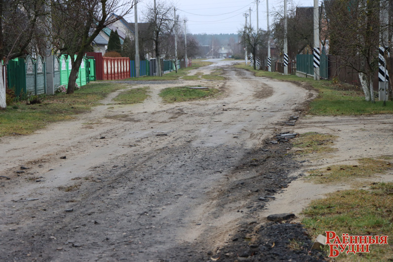 Состояние дороги в переулке Казимира Марача в Пружанах. Фото: budni.by.