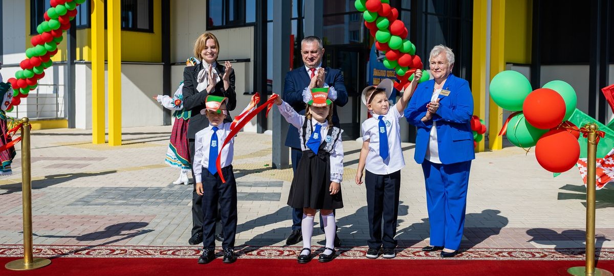 В Хойниках торжественно открыли бассейн и потом закрыли