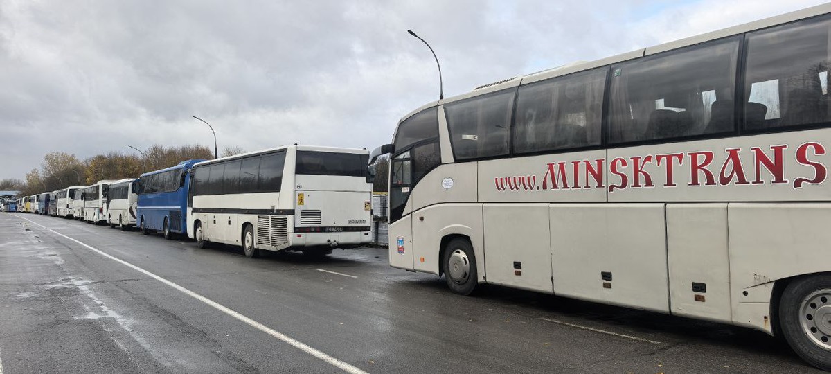 Очередь на границе Беларуси с Польшей 28 октября 2025 года. Фото из приграничного чата