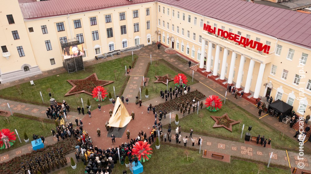 Место, где открыли памятник Рокоссовскому в Гомеле. Раньше здесь был сквер